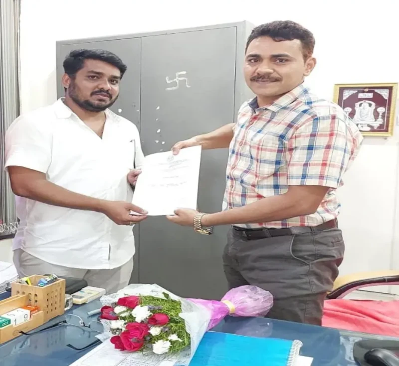 director of vgr got awarded by a officer